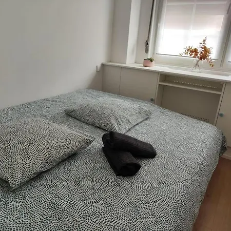 Near The Magic 6 Persons Apartment, 5-minute Walk To Christmas Market! *