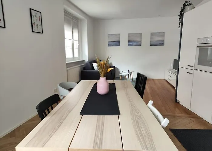 Near The Magic 6 Persons Apartment, 5-minute Walk To Christmas Market!