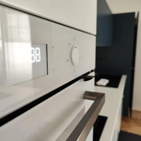 Apartment Near The Magic 6 Persons Apartment, 5-minute Walk To Christmas Market! *