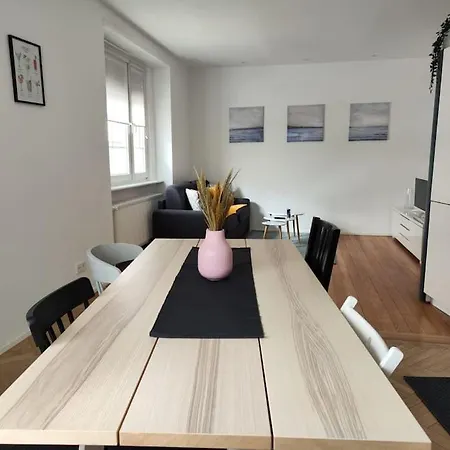 Near The Magic 6 Persons Apartment, 5-minute Walk To Christmas Market!