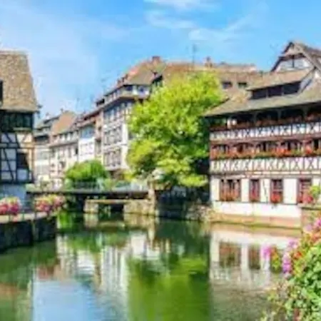 Near The Magic 6 Persons Apartment, 5-minute Walk To Christmas Market! Strasbourg